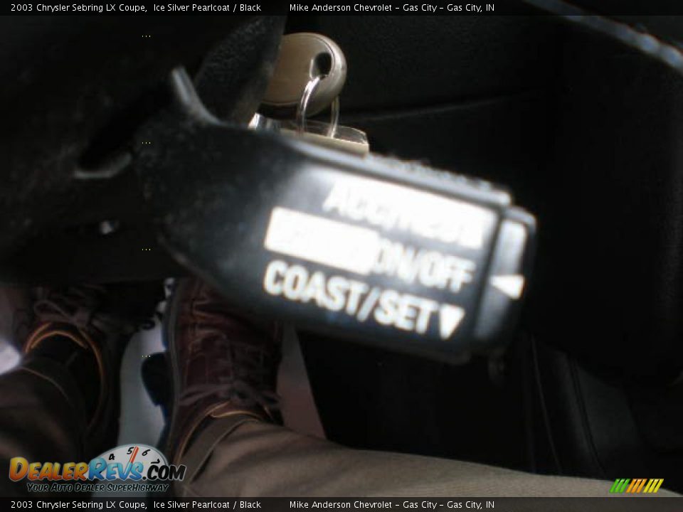 2003 Chrysler Sebring LX Coupe Ice Silver Pearlcoat / Black Photo #21
