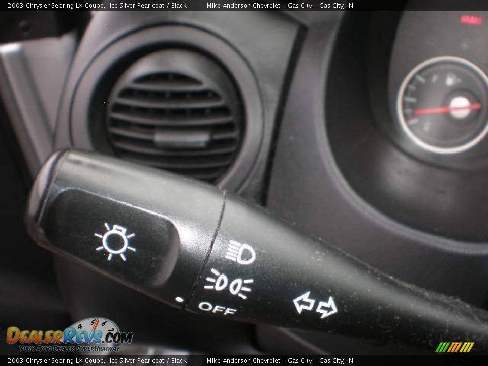 2003 Chrysler Sebring LX Coupe Ice Silver Pearlcoat / Black Photo #23