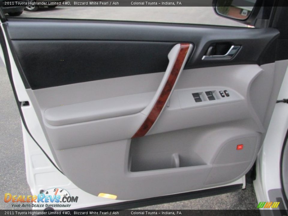 2011 Toyota Highlander Limited 4WD Blizzard White Pearl / Ash Photo #9