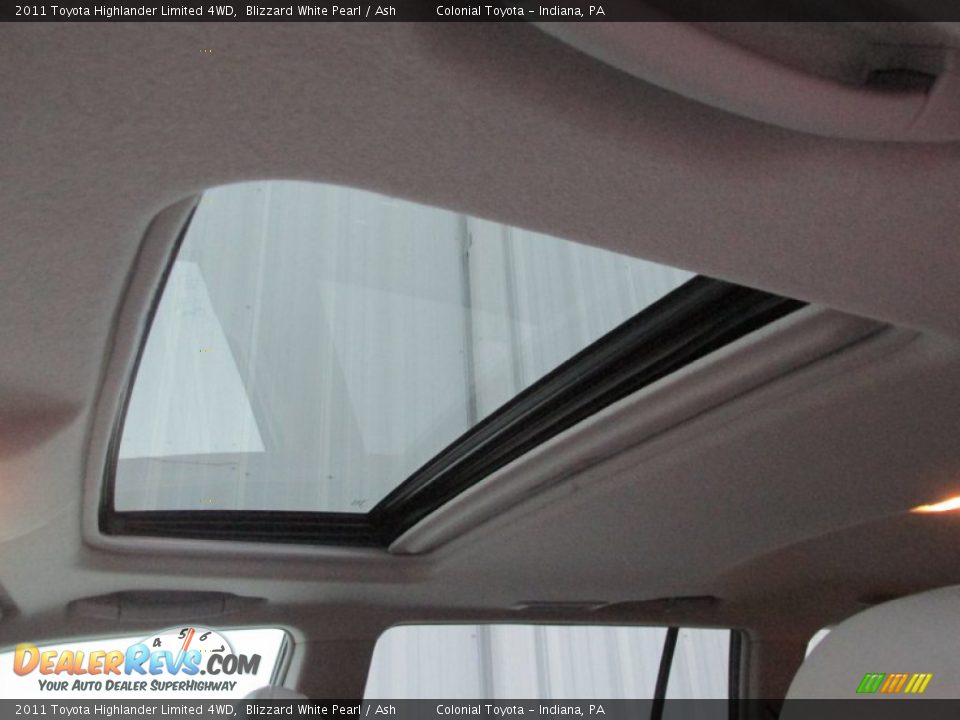 2011 Toyota Highlander Limited 4WD Blizzard White Pearl / Ash Photo #10