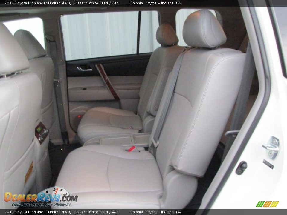 2011 Toyota Highlander Limited 4WD Blizzard White Pearl / Ash Photo #12