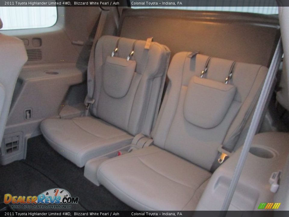 2011 Toyota Highlander Limited 4WD Blizzard White Pearl / Ash Photo #13