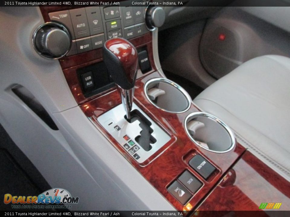 2011 Toyota Highlander Limited 4WD Blizzard White Pearl / Ash Photo #16