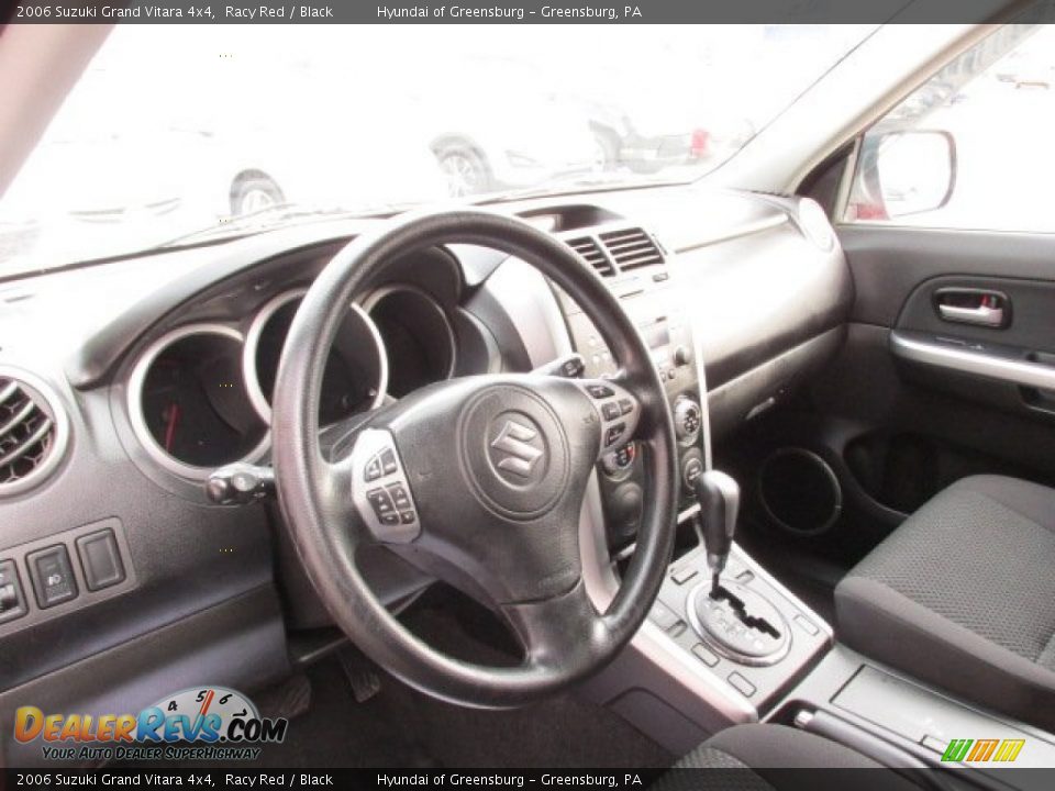 2006 Suzuki Grand Vitara 4x4 Racy Red / Black Photo #12