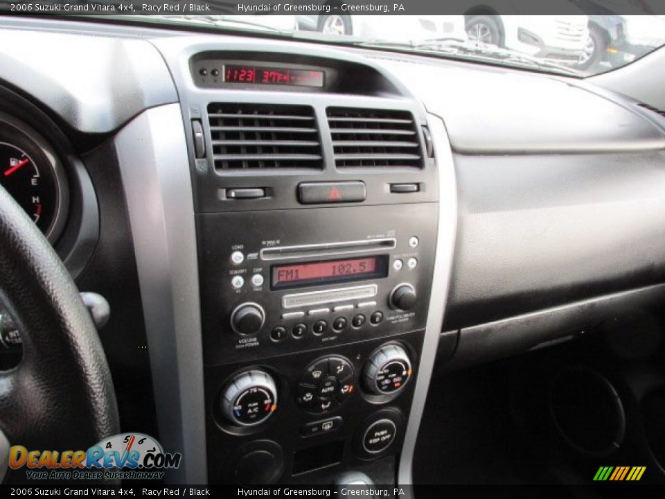 2006 Suzuki Grand Vitara 4x4 Racy Red / Black Photo #16