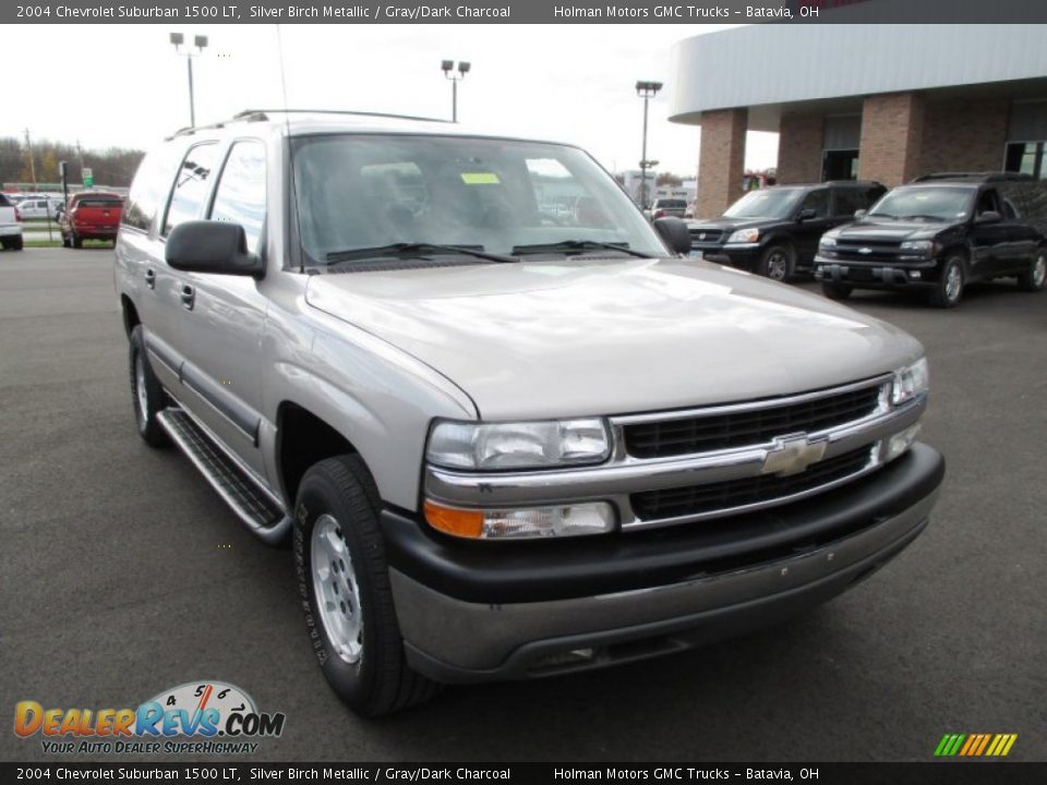 2004 Chevrolet Suburban 1500 LT Silver Birch Metallic / Gray/Dark Charcoal Photo #2