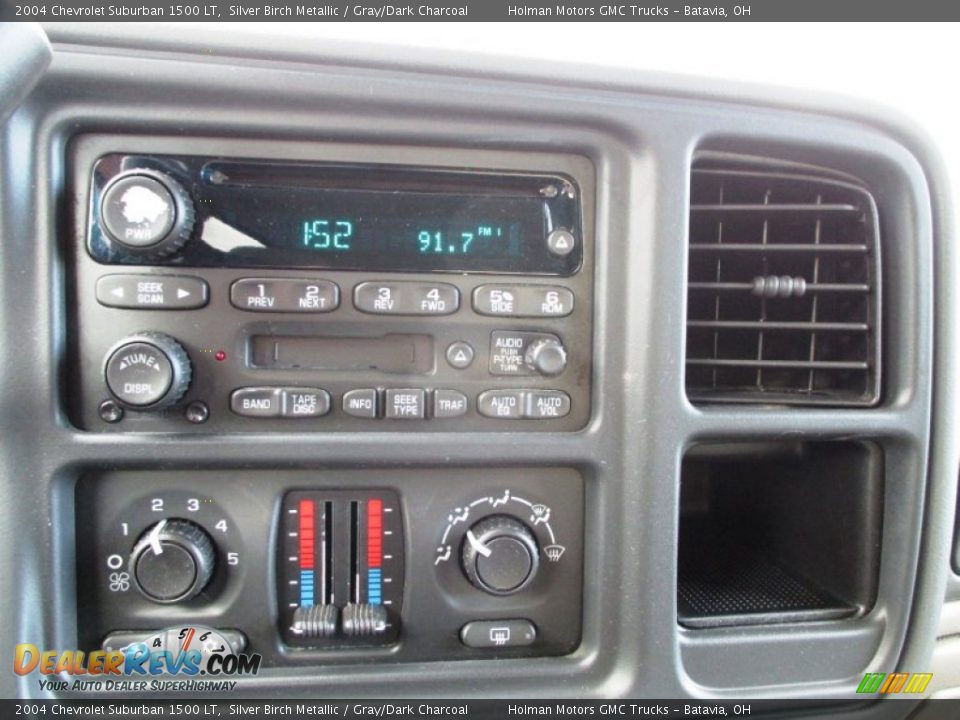 2004 Chevrolet Suburban 1500 LT Silver Birch Metallic / Gray/Dark Charcoal Photo #7