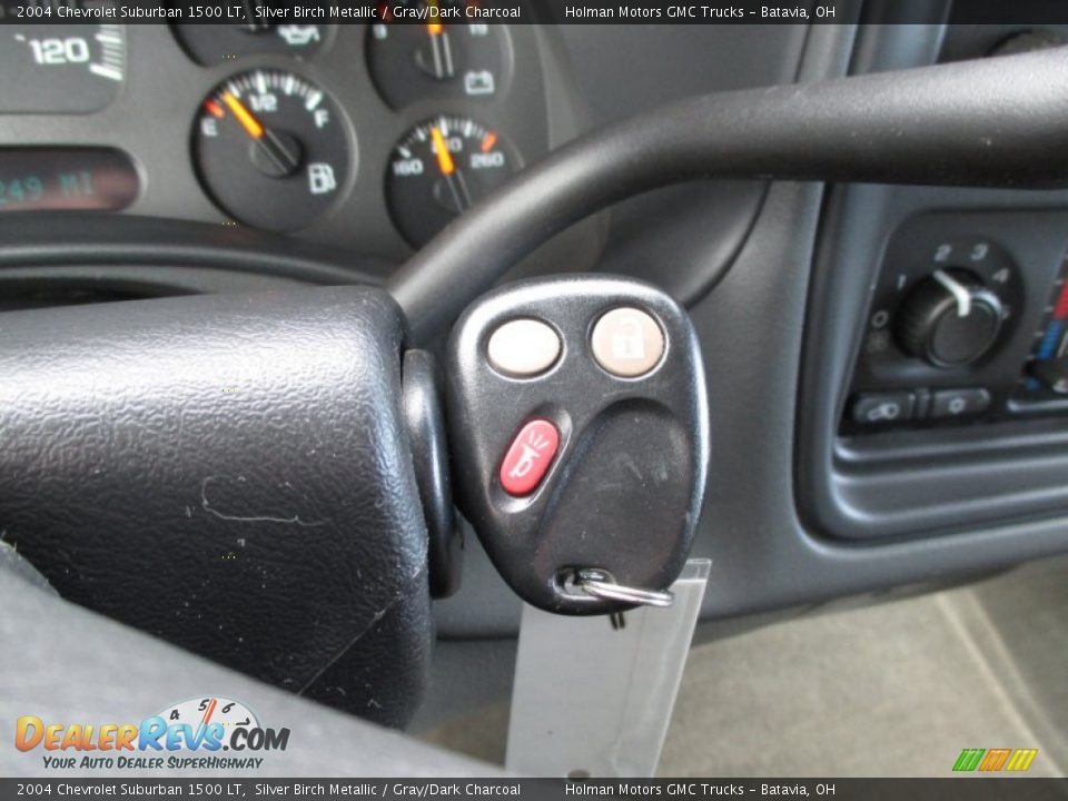 2004 Chevrolet Suburban 1500 LT Silver Birch Metallic / Gray/Dark Charcoal Photo #8