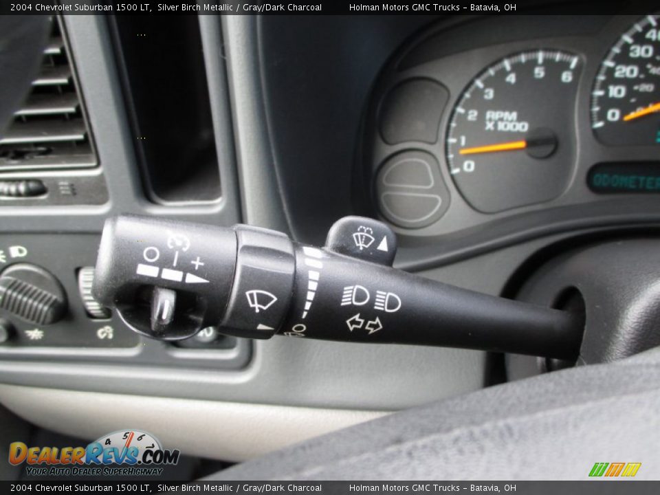 2004 Chevrolet Suburban 1500 LT Silver Birch Metallic / Gray/Dark Charcoal Photo #9