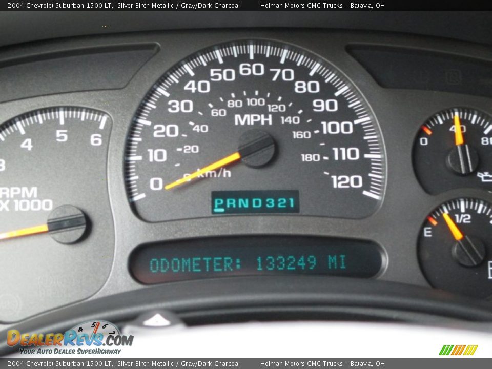 2004 Chevrolet Suburban 1500 LT Silver Birch Metallic / Gray/Dark Charcoal Photo #11