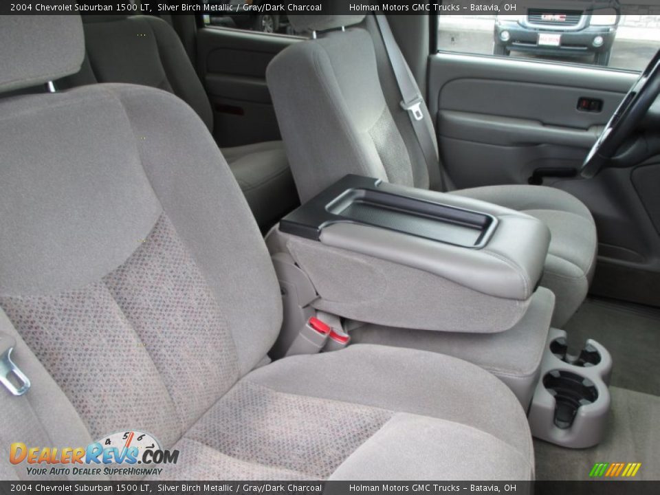 2004 Chevrolet Suburban 1500 LT Silver Birch Metallic / Gray/Dark Charcoal Photo #25