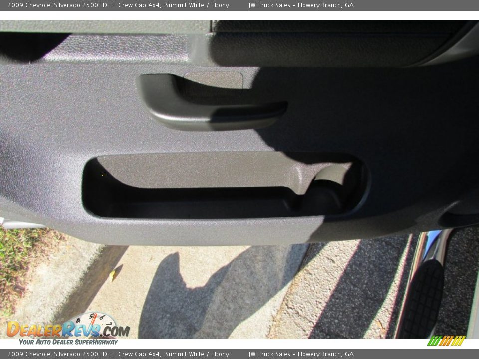 2009 Chevrolet Silverado 2500HD LT Crew Cab 4x4 Summit White / Ebony Photo #16