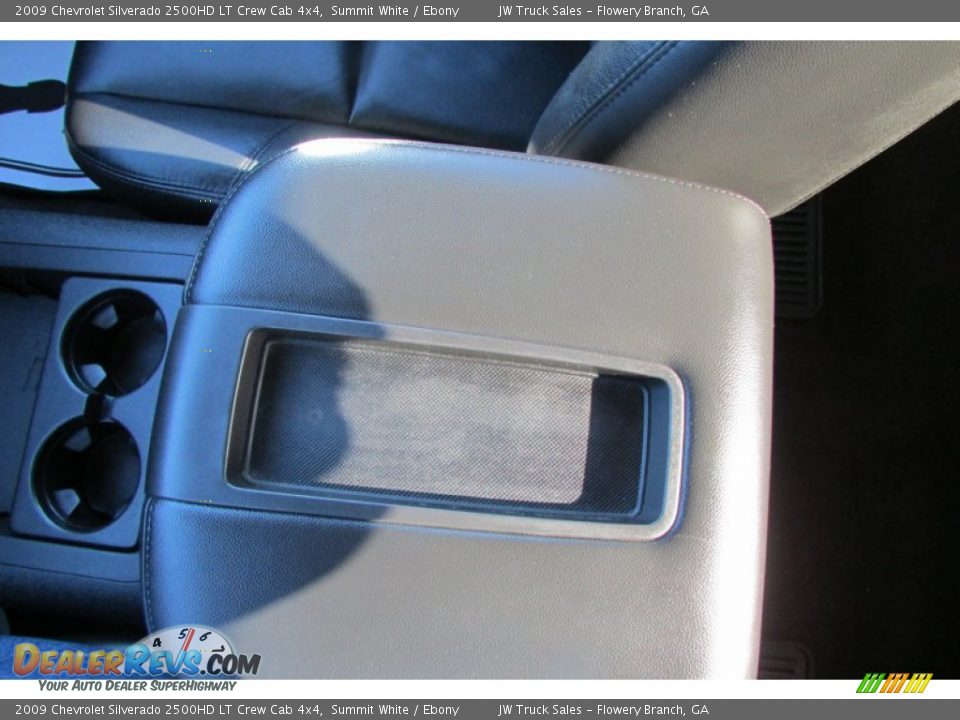 2009 Chevrolet Silverado 2500HD LT Crew Cab 4x4 Summit White / Ebony Photo #33