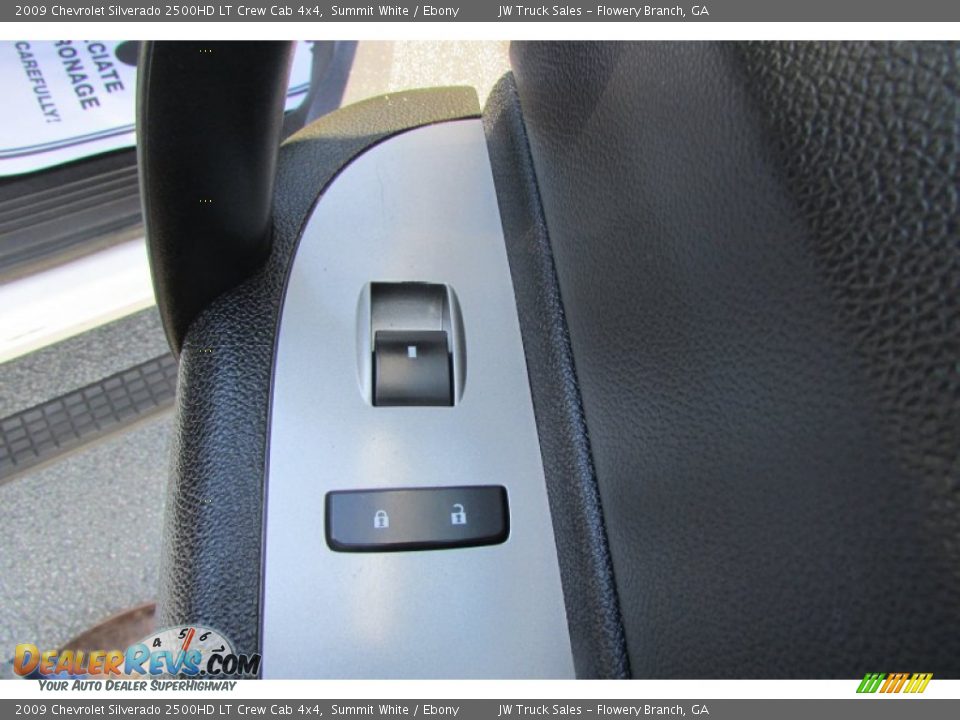 2009 Chevrolet Silverado 2500HD LT Crew Cab 4x4 Summit White / Ebony Photo #36