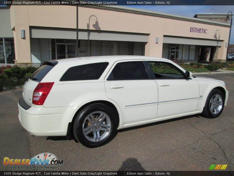 2005 Dodge Magnum R/T Cool Vanilla White / Dark Slate Gray/Light Graystone Photo #9