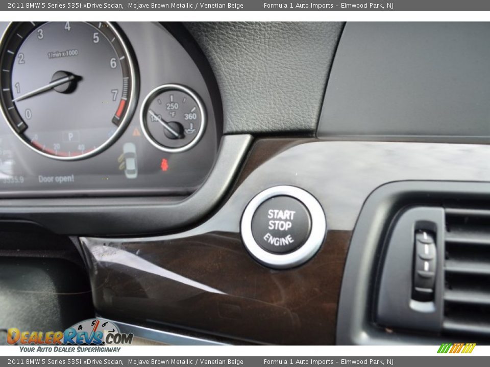2011 BMW 5 Series 535i xDrive Sedan Mojave Brown Metallic / Venetian Beige Photo #18