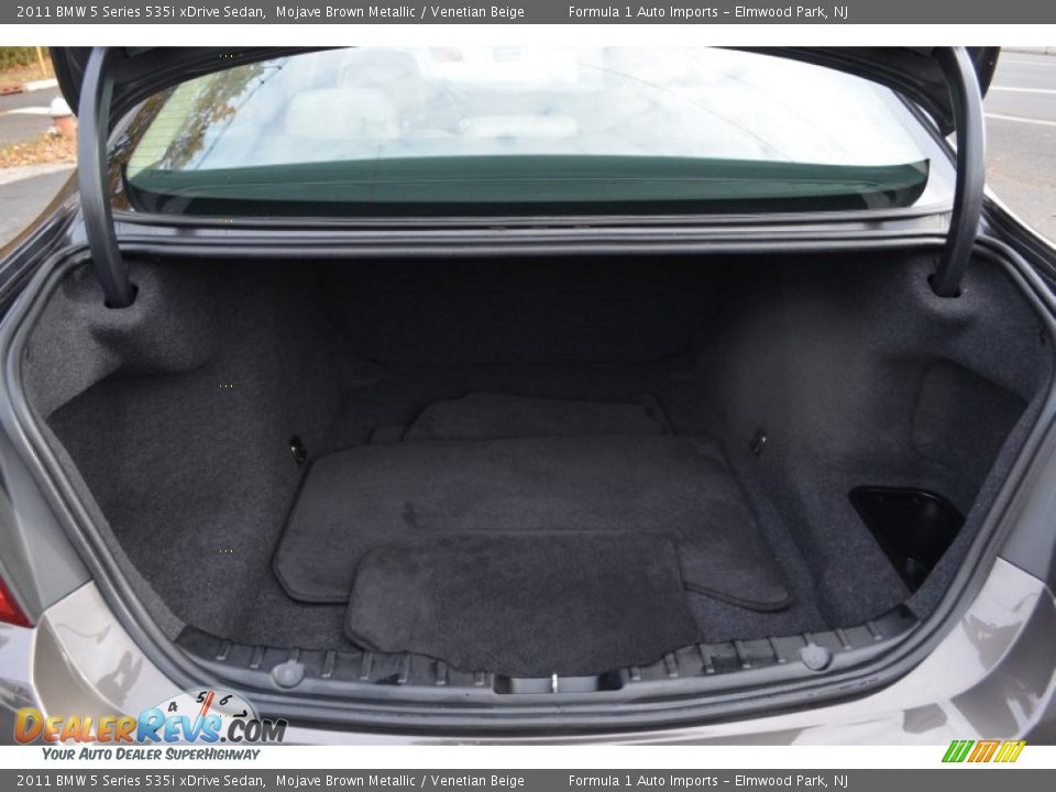 2011 BMW 5 Series 535i xDrive Sedan Mojave Brown Metallic / Venetian Beige Photo #24