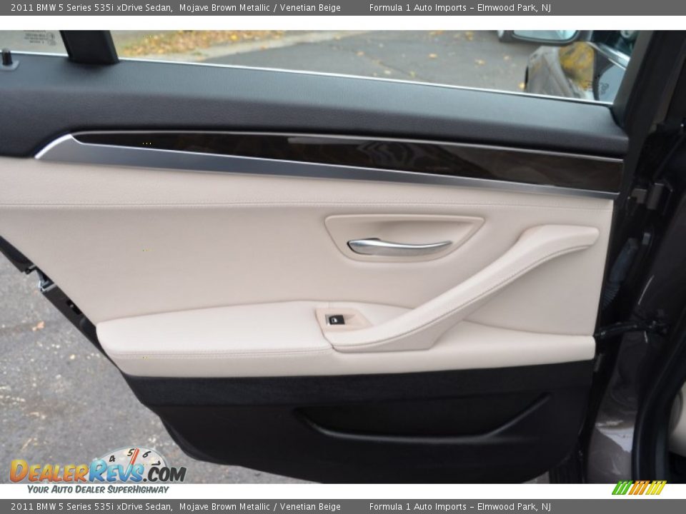 2011 BMW 5 Series 535i xDrive Sedan Mojave Brown Metallic / Venetian Beige Photo #26