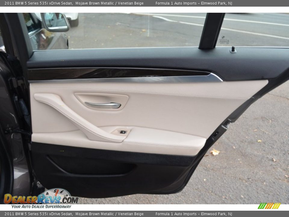 2011 BMW 5 Series 535i xDrive Sedan Mojave Brown Metallic / Venetian Beige Photo #27