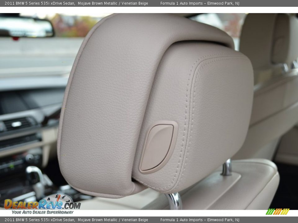 2011 BMW 5 Series 535i xDrive Sedan Mojave Brown Metallic / Venetian Beige Photo #35