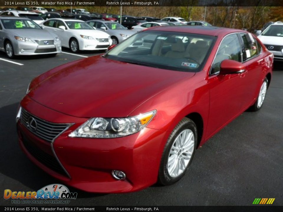 Front 3/4 View of 2014 Lexus ES 350 Photo #8