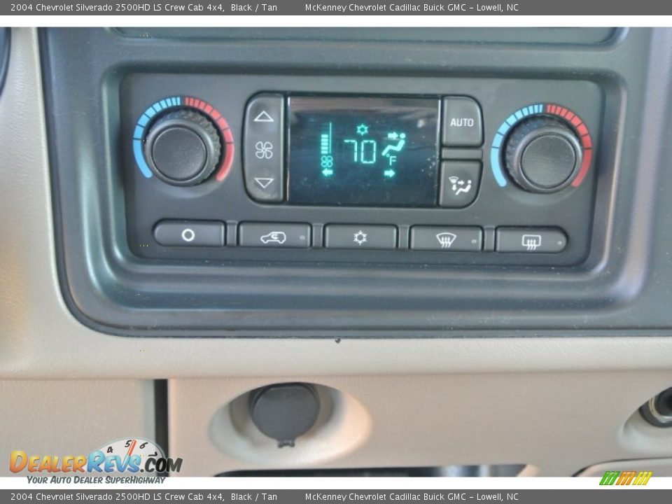 2004 Chevrolet Silverado 2500HD LS Crew Cab 4x4 Black / Tan Photo #13