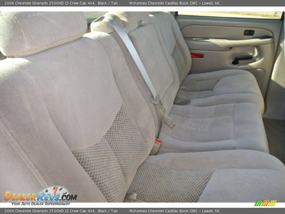 2004 Chevrolet Silverado 2500HD LS Crew Cab 4x4 Black / Tan Photo #19