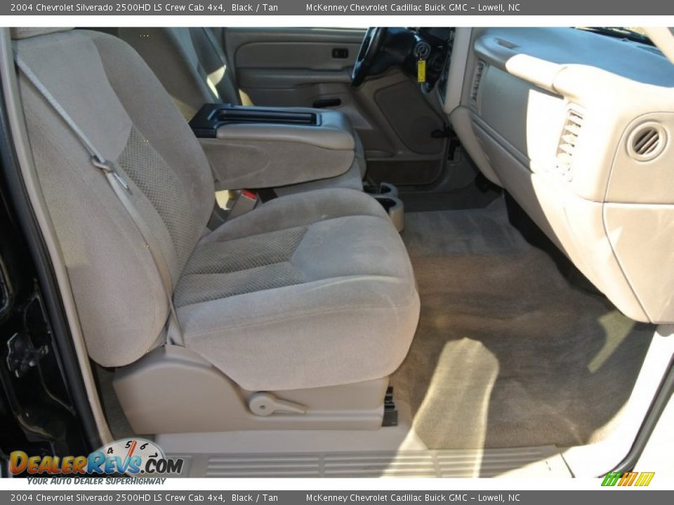 2004 Chevrolet Silverado 2500HD LS Crew Cab 4x4 Black / Tan Photo #20