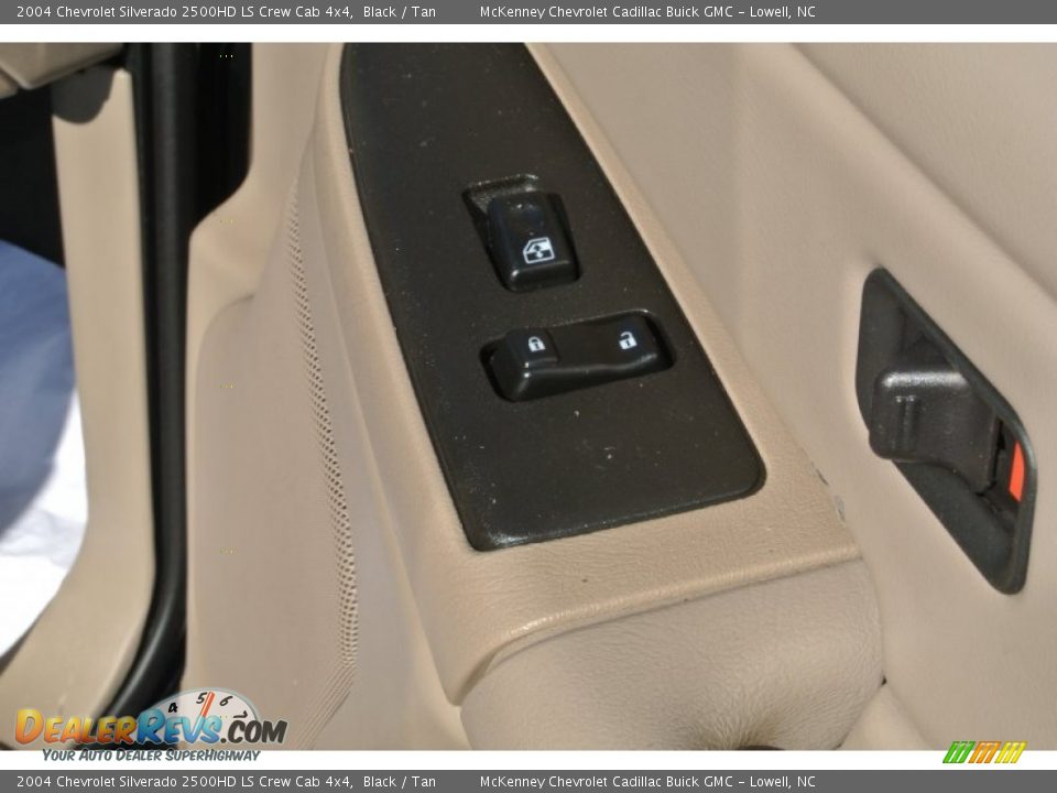 2004 Chevrolet Silverado 2500HD LS Crew Cab 4x4 Black / Tan Photo #22