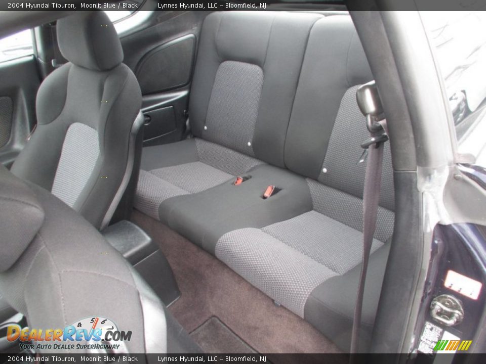 Rear Seat of 2004 Hyundai Tiburon  Photo #9