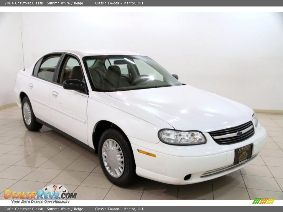2004 Chevrolet Classic Summit White / Beige Photo #1