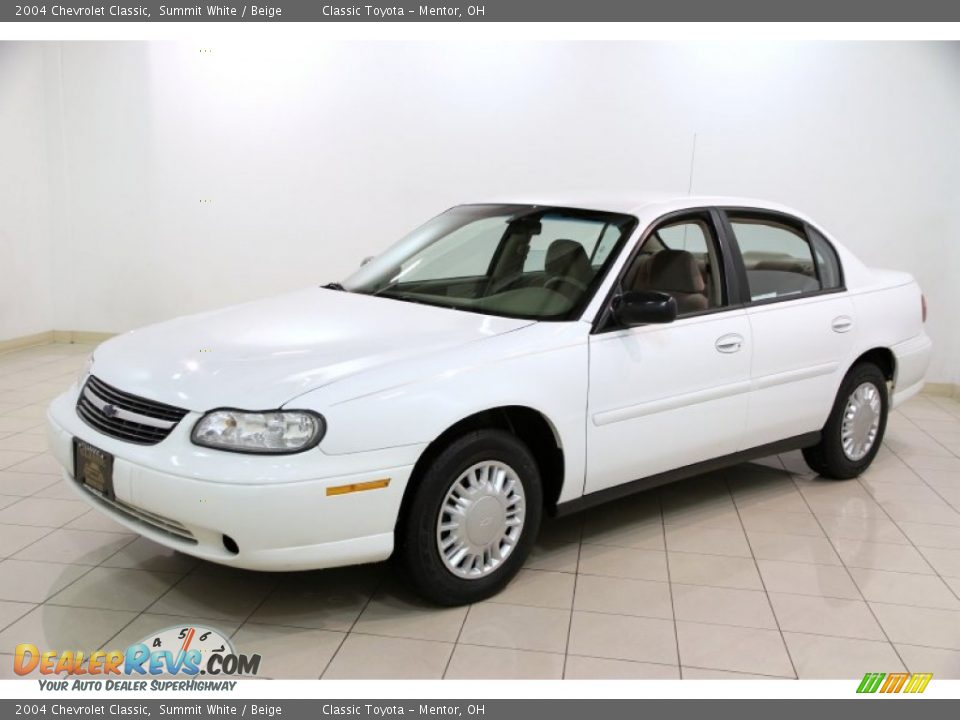 2004 Chevrolet Classic Summit White / Beige Photo #3