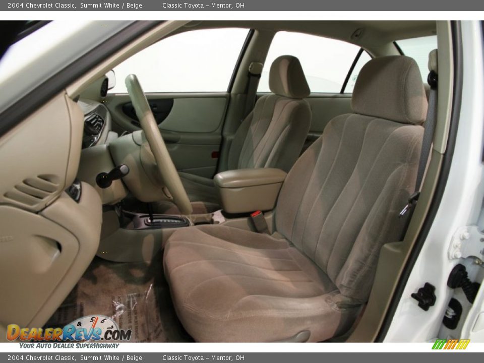 2004 Chevrolet Classic Summit White / Beige Photo #5