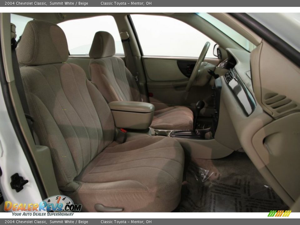 2004 Chevrolet Classic Summit White / Beige Photo #11