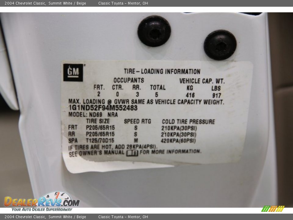 2004 Chevrolet Classic Summit White / Beige Photo #17