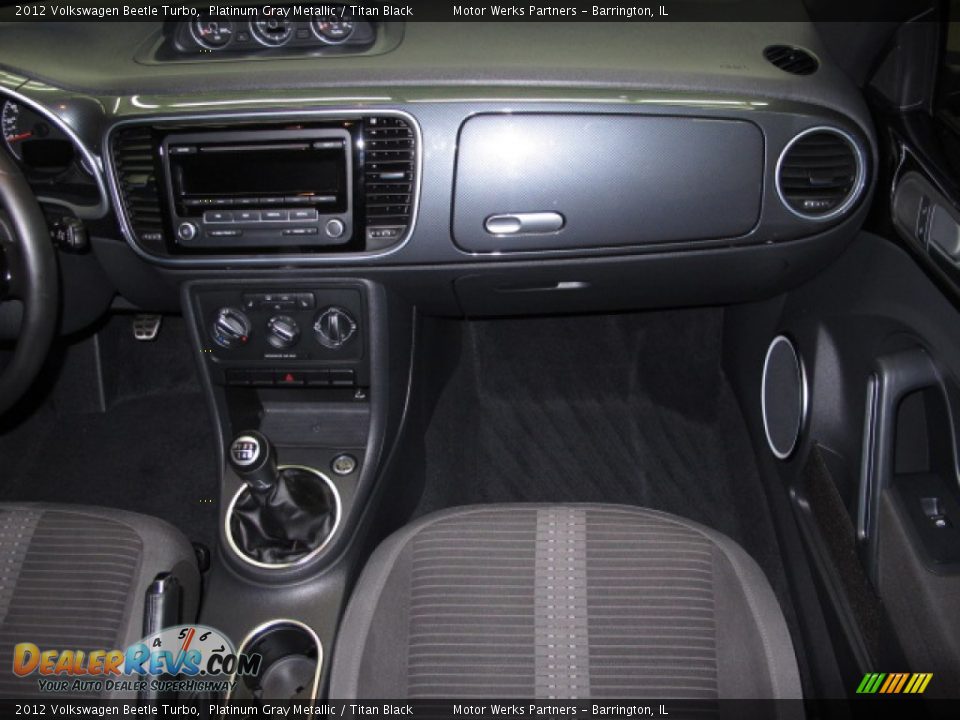 2012 Volkswagen Beetle Turbo Platinum Gray Metallic / Titan Black Photo #25