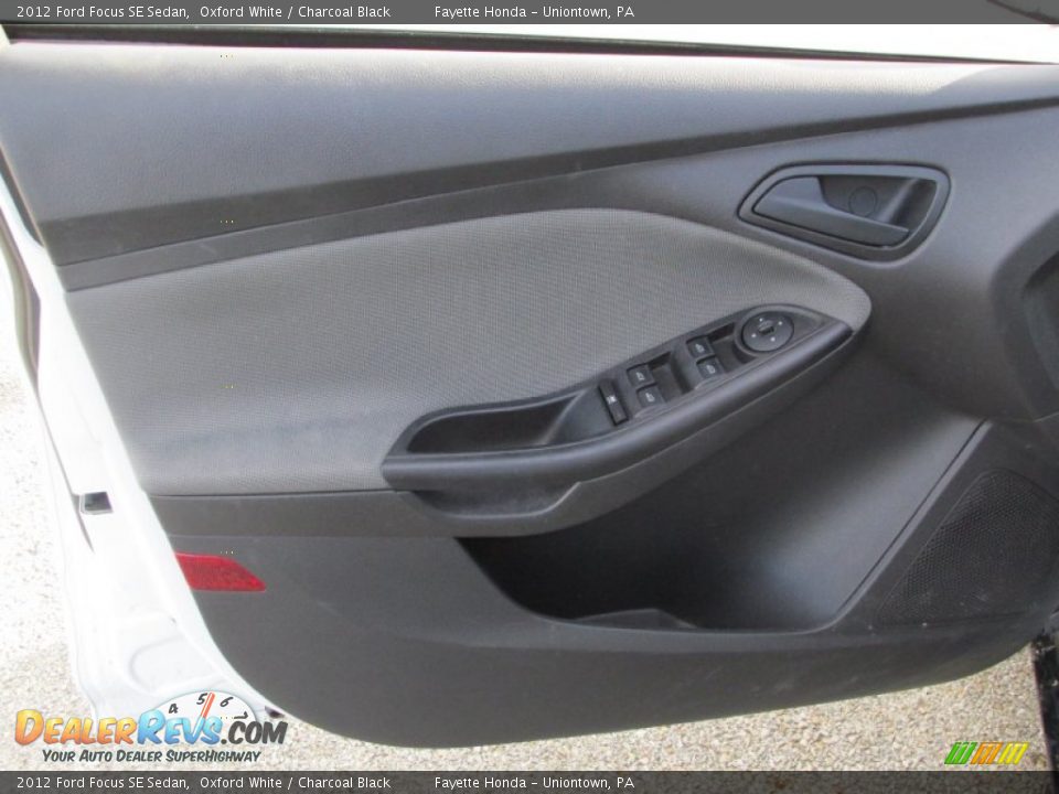 2012 Ford Focus SE Sedan Oxford White / Charcoal Black Photo #6