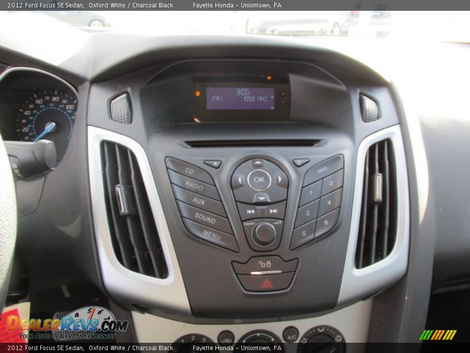 2012 Ford Focus SE Sedan Oxford White / Charcoal Black Photo #11