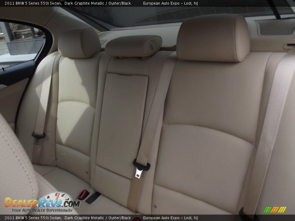 2011 BMW 5 Series 550i Sedan Dark Graphite Metallic / Oyster/Black Photo #11