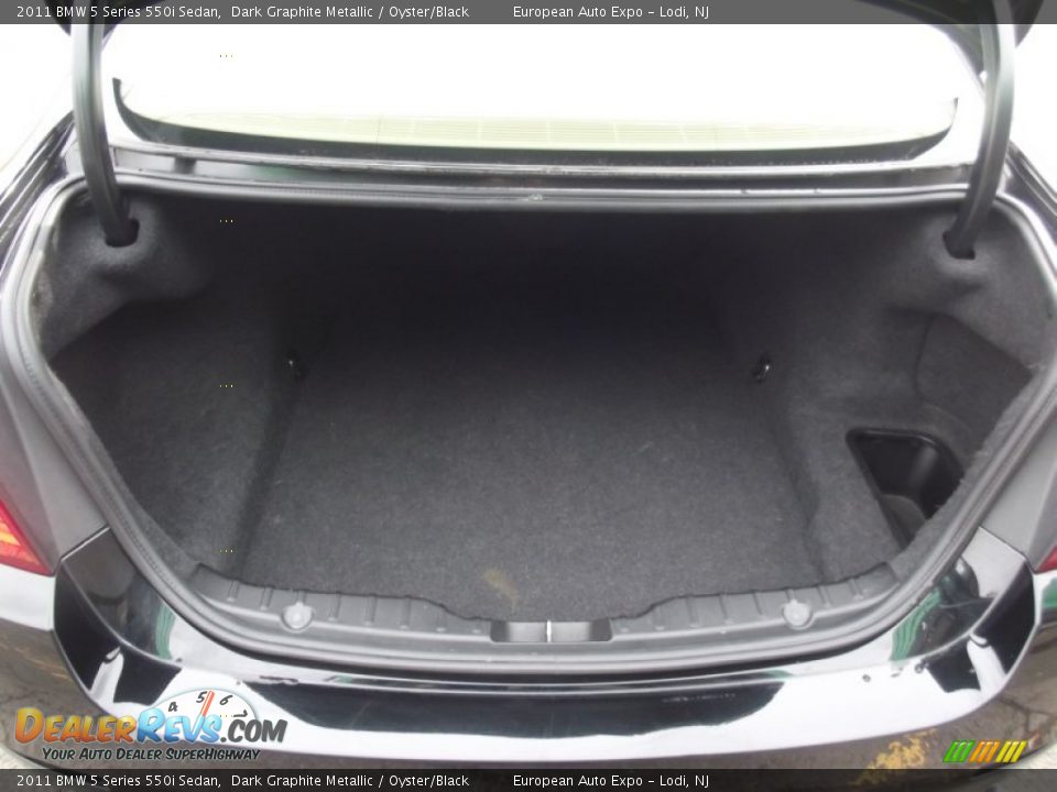 2011 BMW 5 Series 550i Sedan Dark Graphite Metallic / Oyster/Black Photo #12
