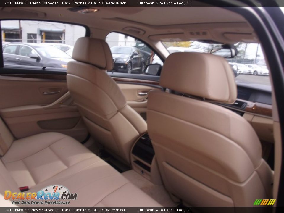 2011 BMW 5 Series 550i Sedan Dark Graphite Metallic / Oyster/Black Photo #13