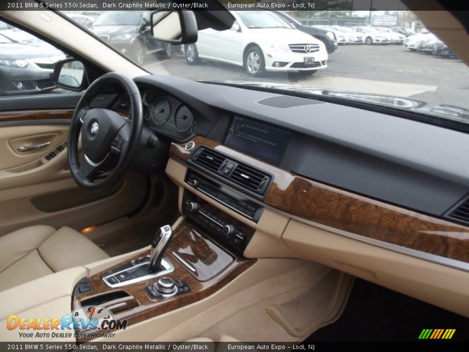 2011 BMW 5 Series 550i Sedan Dark Graphite Metallic / Oyster/Black Photo #15