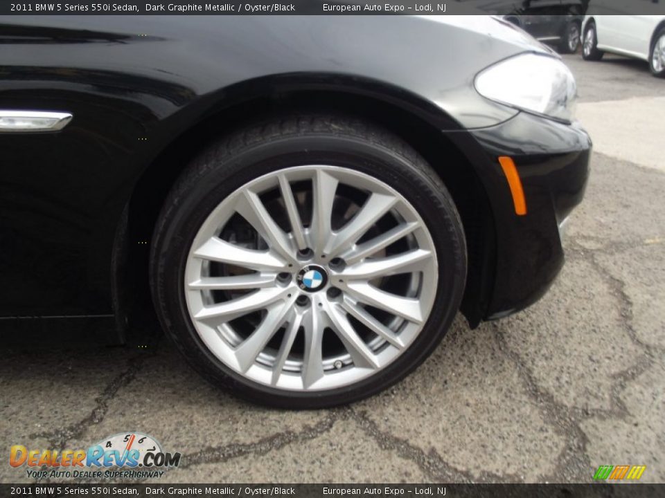 2011 BMW 5 Series 550i Sedan Dark Graphite Metallic / Oyster/Black Photo #17