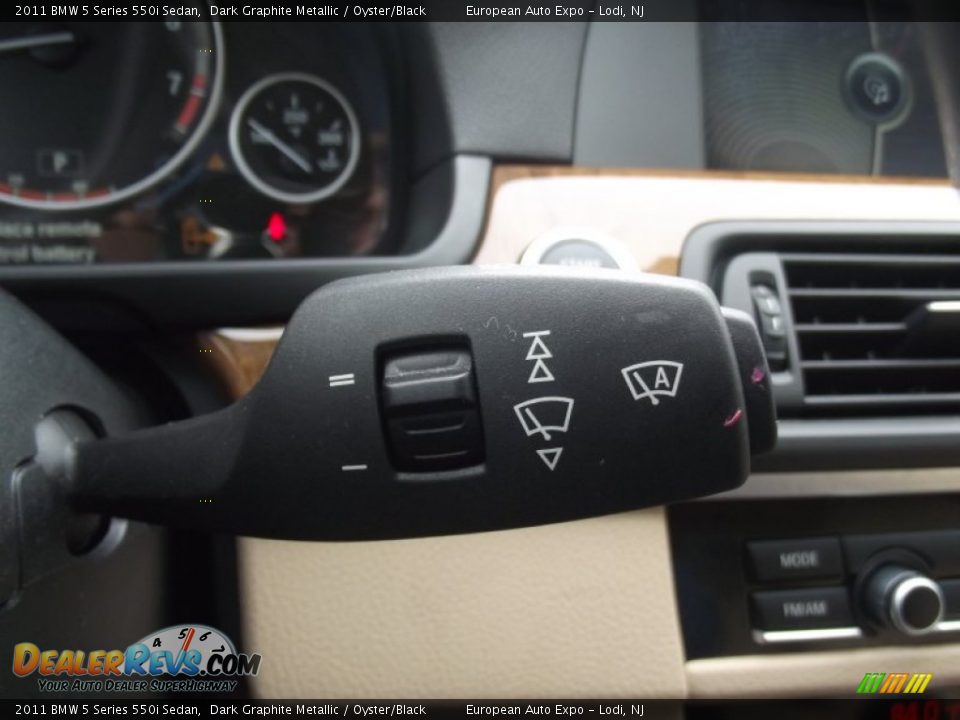 2011 BMW 5 Series 550i Sedan Dark Graphite Metallic / Oyster/Black Photo #24