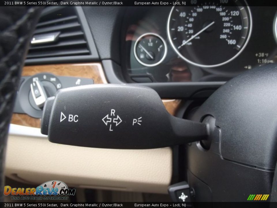 2011 BMW 5 Series 550i Sedan Dark Graphite Metallic / Oyster/Black Photo #25