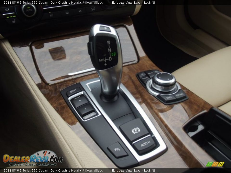 2011 BMW 5 Series 550i Sedan Dark Graphite Metallic / Oyster/Black Photo #31