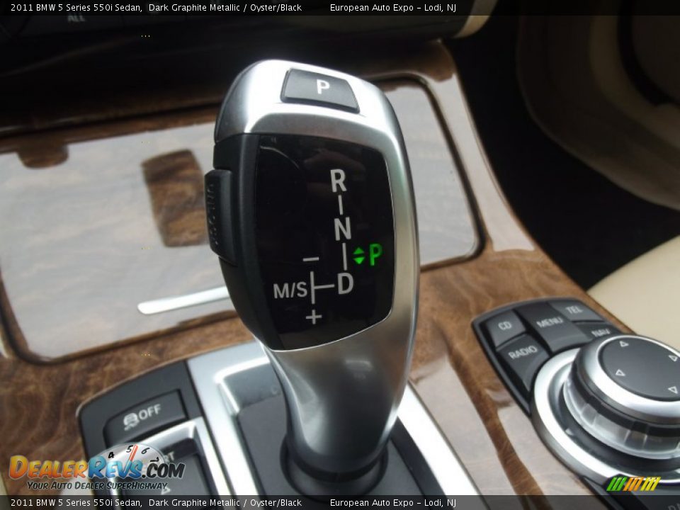 2011 BMW 5 Series 550i Sedan Dark Graphite Metallic / Oyster/Black Photo #35