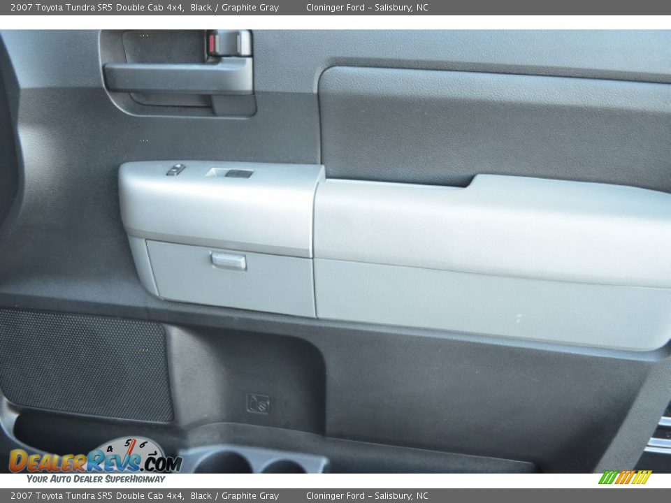 2007 Toyota Tundra SR5 Double Cab 4x4 Black / Graphite Gray Photo #17