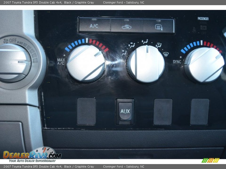 2007 Toyota Tundra SR5 Double Cab 4x4 Black / Graphite Gray Photo #26