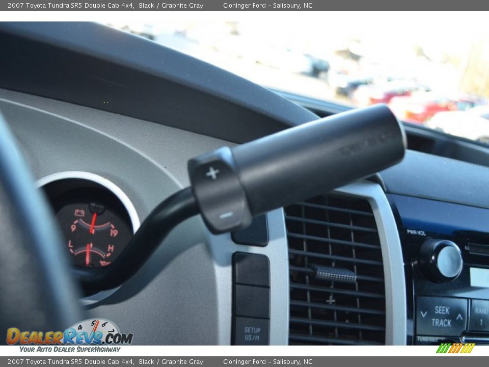2007 Toyota Tundra SR5 Double Cab 4x4 Black / Graphite Gray Photo #34